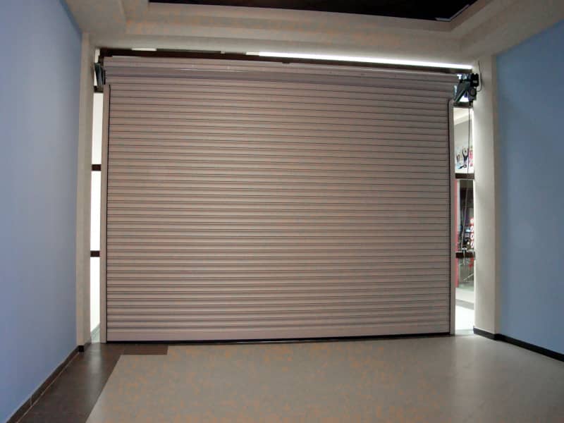 Роллетные ворота DoorHan в Тюмени с установкой