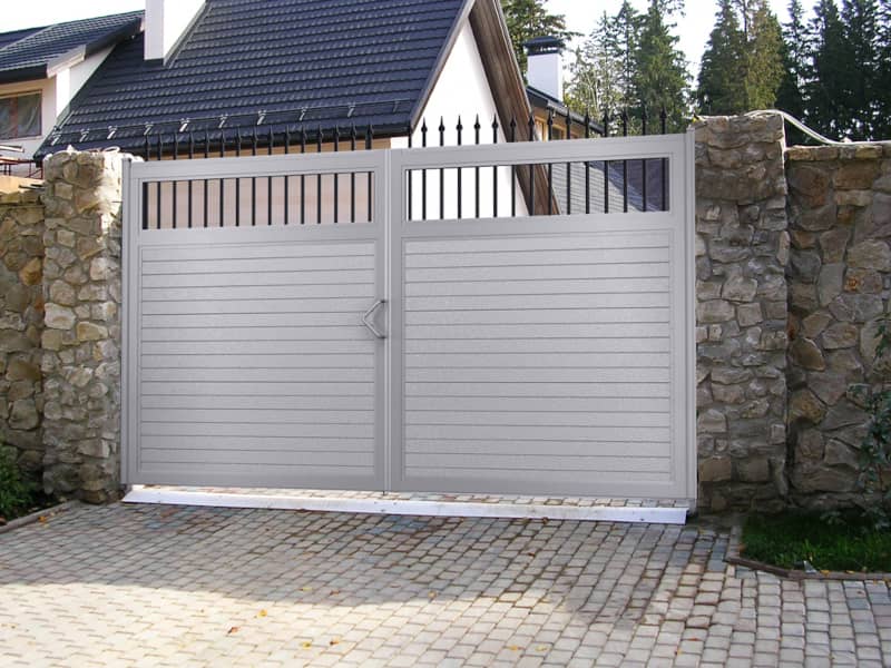 Уличные ворота DoorHan в Тюмени с установкой